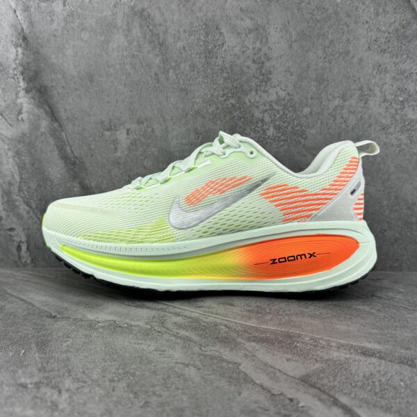 Nike Vomero 18