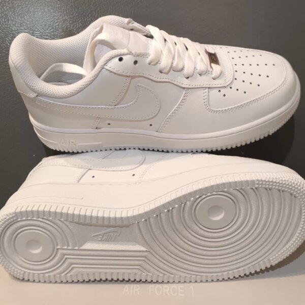 NIKE AIR FORCE 1