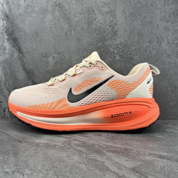 Nike Vomero 18