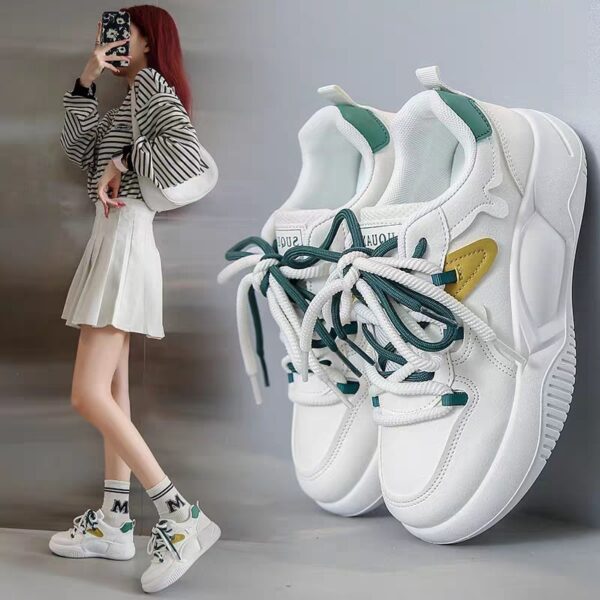 سنيكرز كاجوال نسائي (Casual Sneakers)
