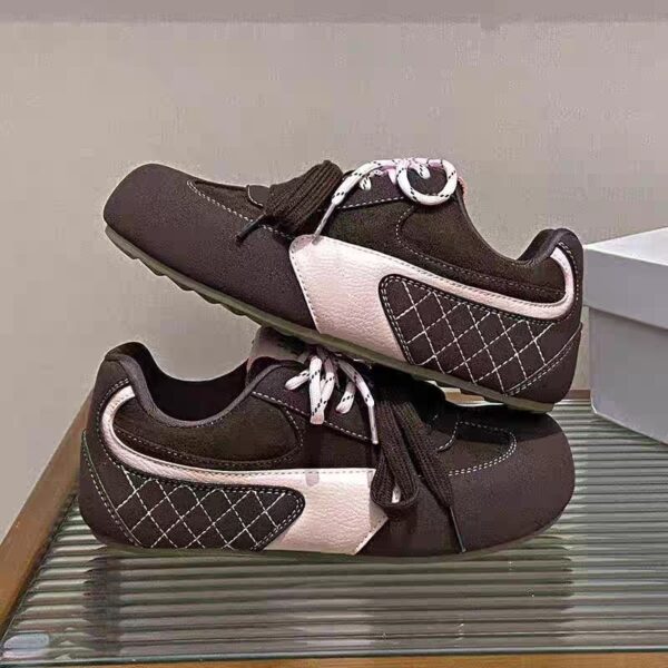 سنيكرز كاجوال نسائي (Women’s Casual Sneakers)