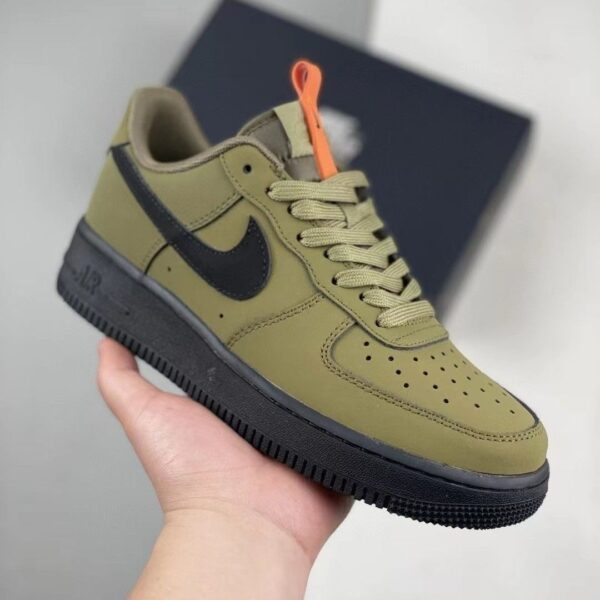NIKE AIR FORCE 1