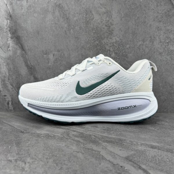 Nike Vomero 18