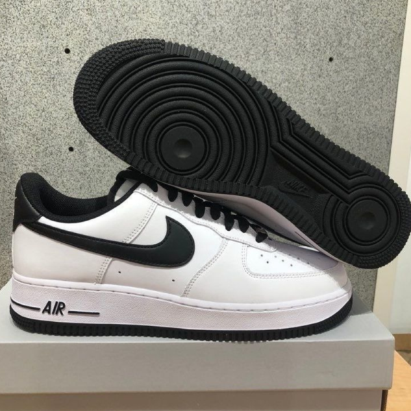 NIKE AIR FORCE 1