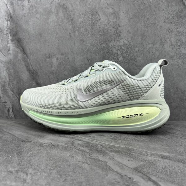 Nike Vomero 18